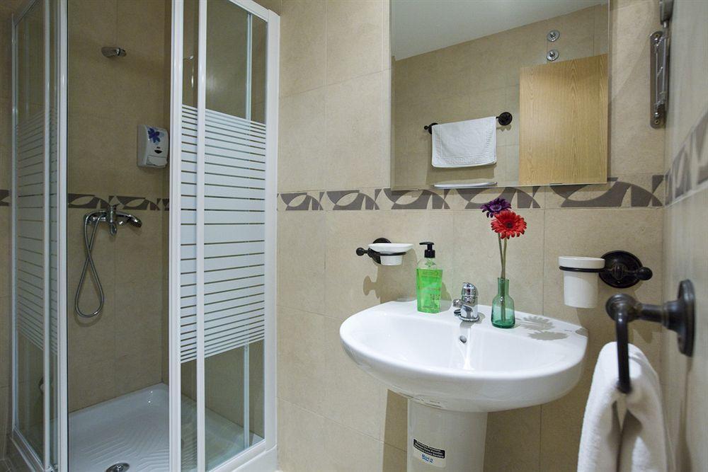 Apartamentos Apr Numancia มาดริด ภายนอก รูปภาพ
