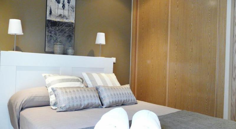 Apartamentos Apr Numancia มาดริด ภายนอก รูปภาพ