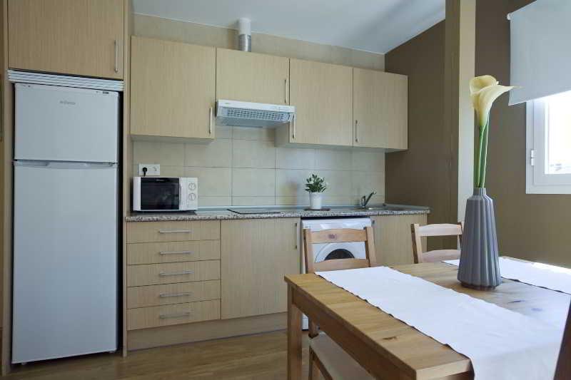 Apartamentos Apr Numancia มาดริด ภายนอก รูปภาพ