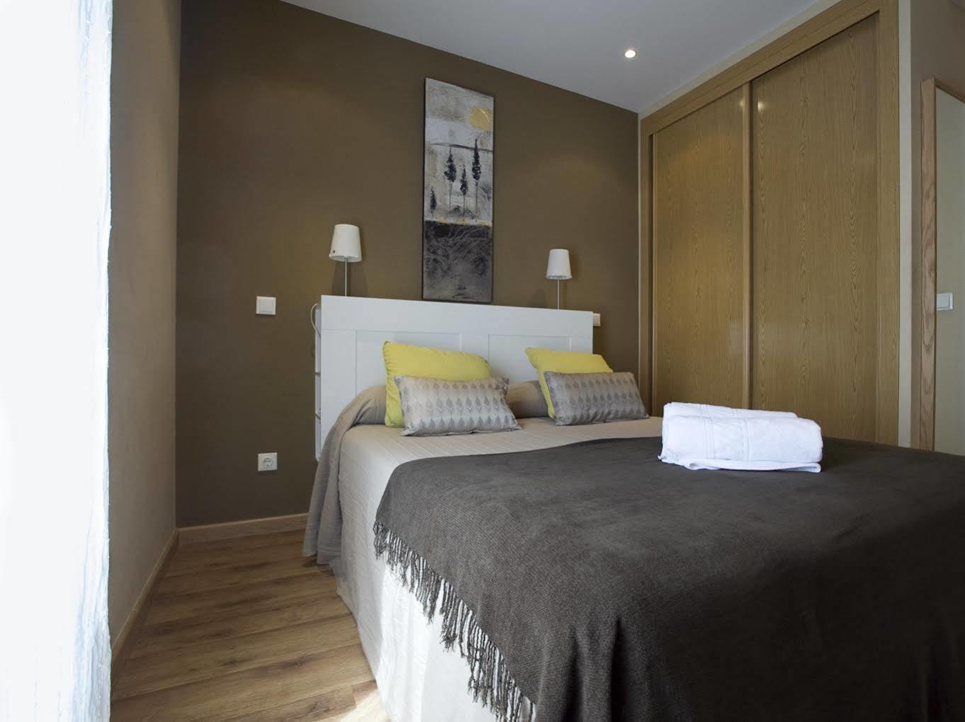 Apartamentos Apr Numancia มาดริด ภายนอก รูปภาพ