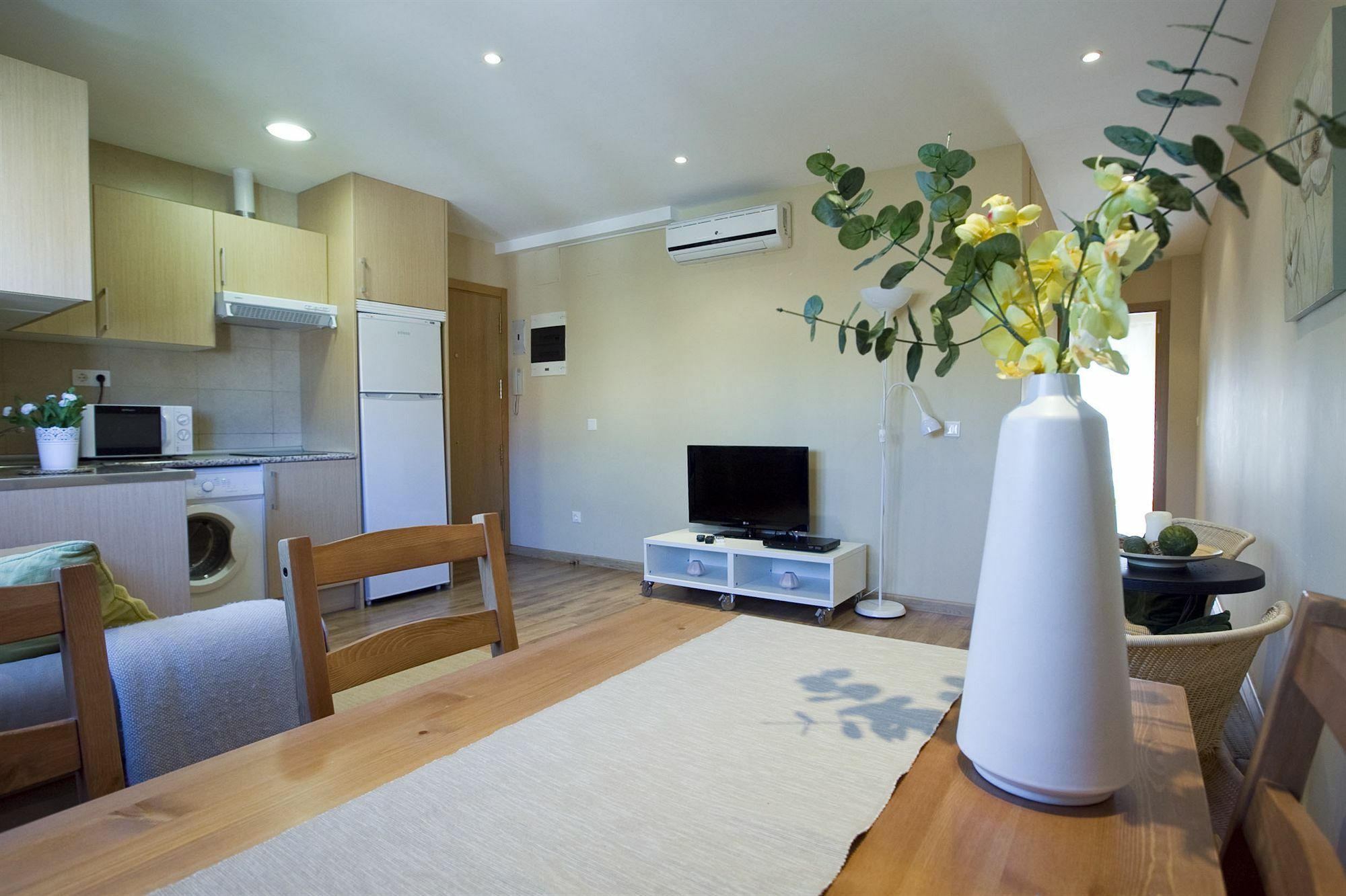 Apartamentos Apr Numancia มาดริด ภายนอก รูปภาพ